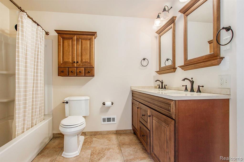 9001 Bergin Road Howell, MI 48843 - Photo 27 of 54