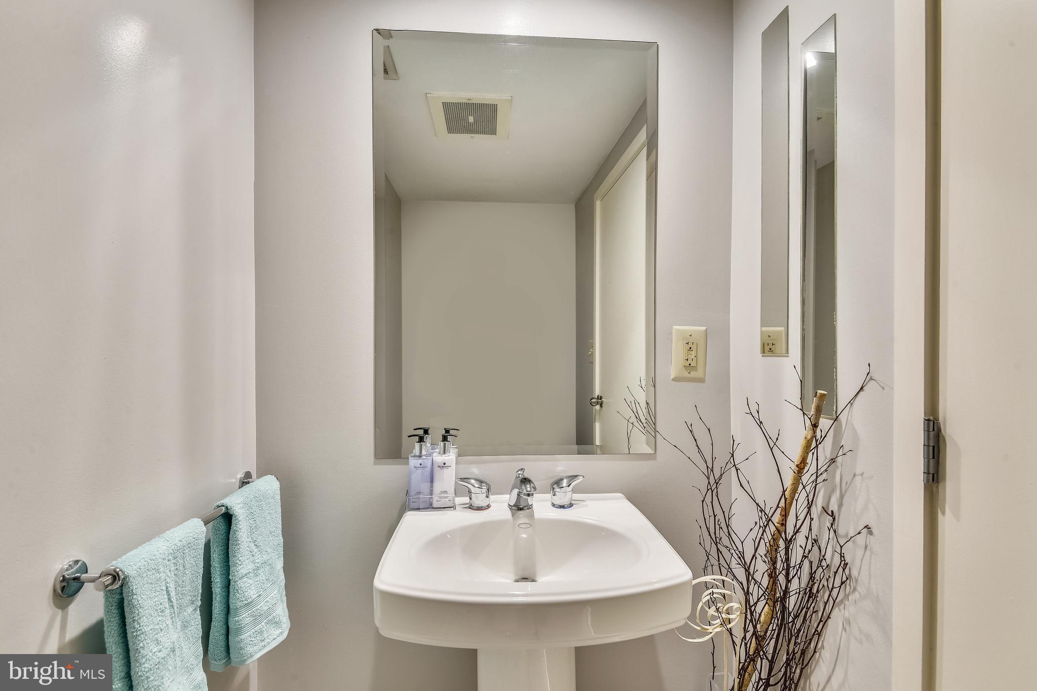 912 F Street Northwest, Unit 509 Washington, DC 20004 - Photo 10 of 54