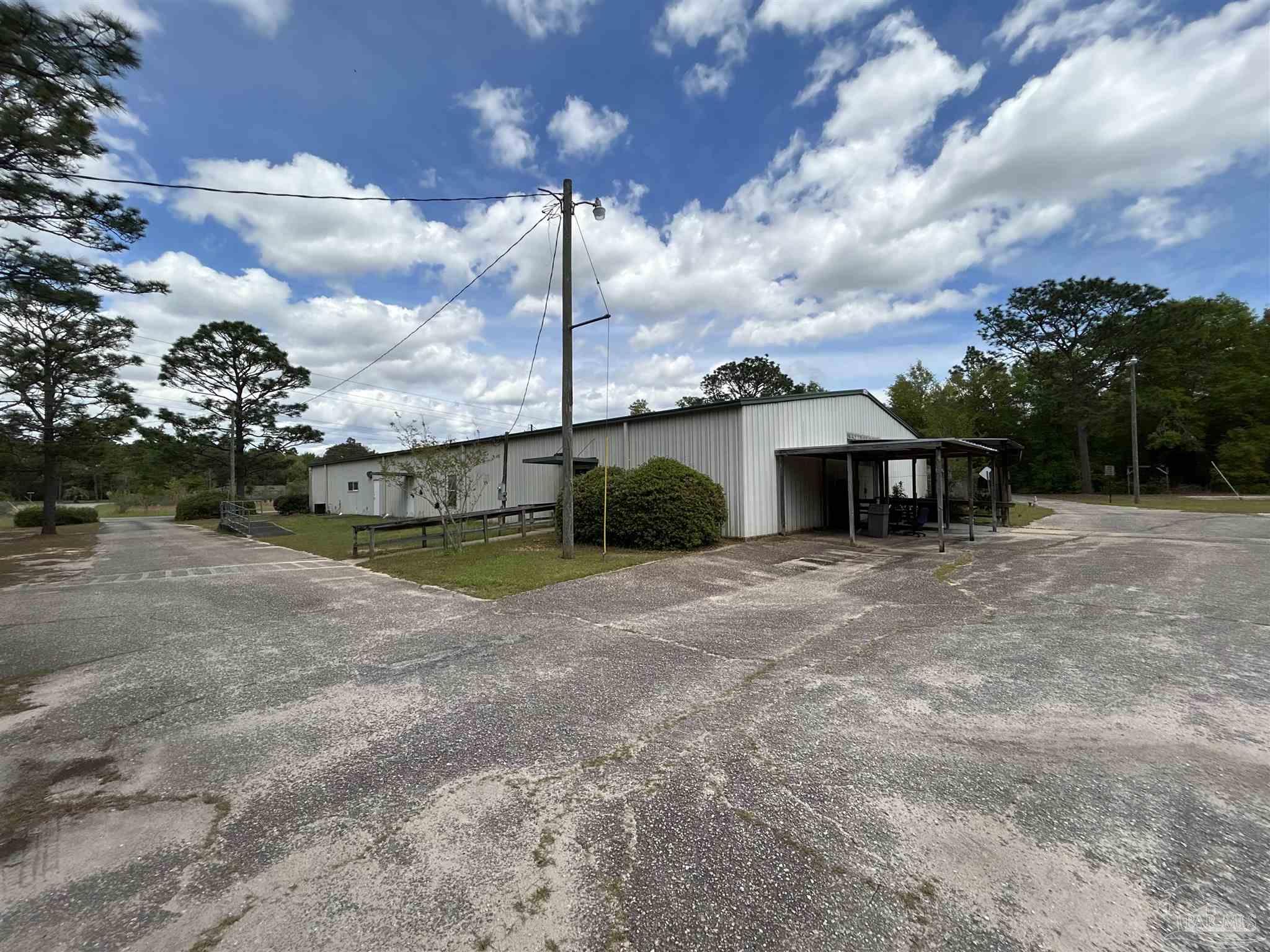 6225 Dixie Road Milton, FL 32570 - Photo 2 of 20 Gallery Image 2