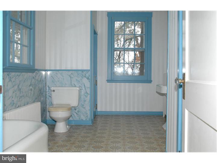 51 Crystal Cave Road Kutztown, PA 19530 - Photo 13 of 20 Bathroom