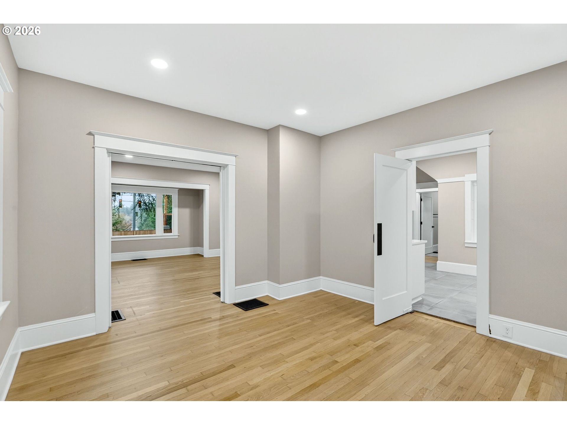 5465 Southwest Scholls Ferry Road Portland, OR 97225 - Photo 15 of 45