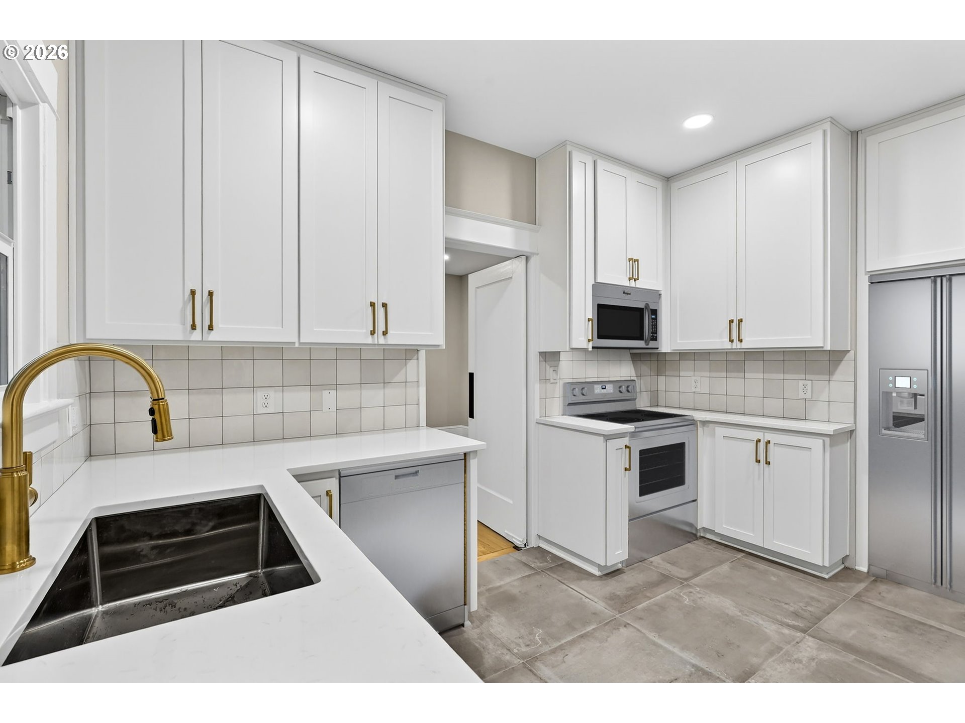 5465 Southwest Scholls Ferry Road Portland, OR 97225 - Photo 17 of 45