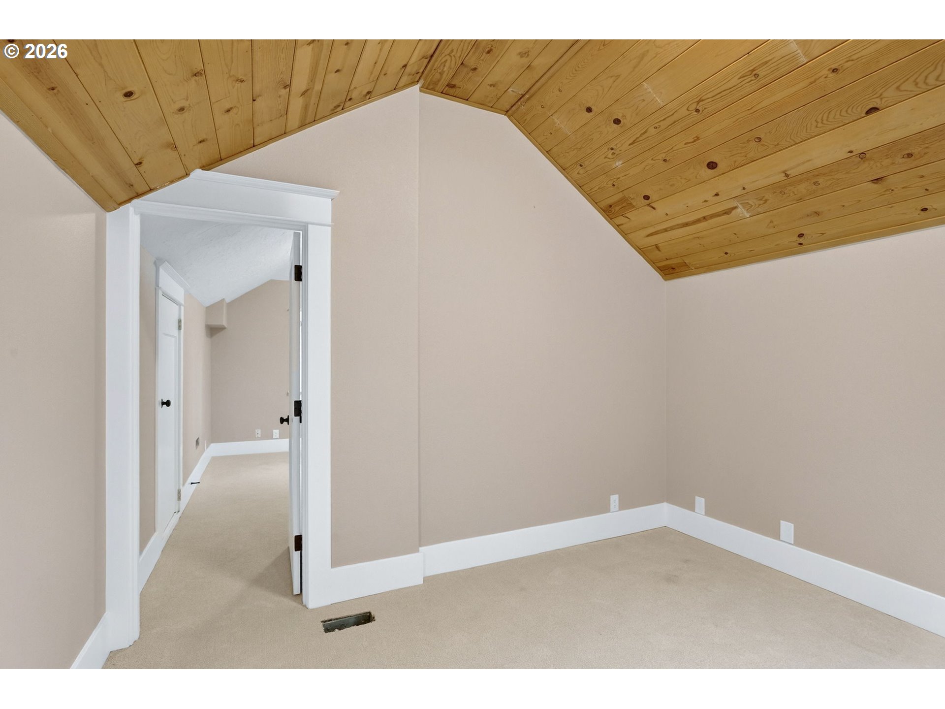 5465 Southwest Scholls Ferry Road Portland, OR 97225 - Photo 30 of 45