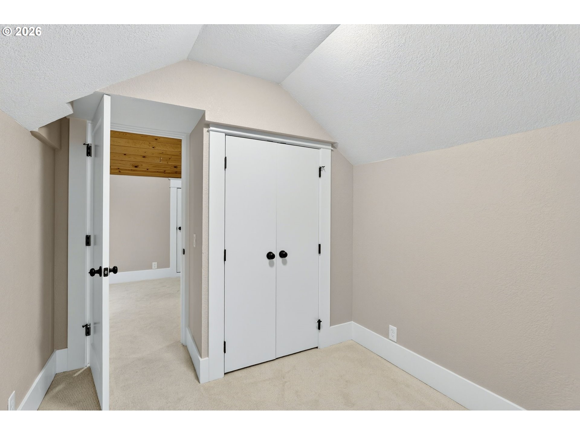 5465 Southwest Scholls Ferry Road Portland, OR 97225 - Photo 32 of 45