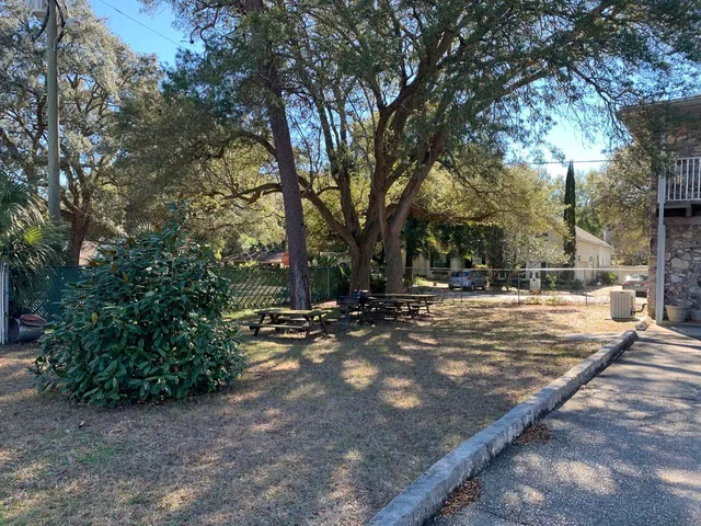 $1,100 | 201 East College Boulevard, Unit 59, Niceville, FL 32578
