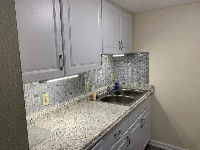 $1,100 | 201 East College Boulevard, Unit 59, Niceville, FL 32578