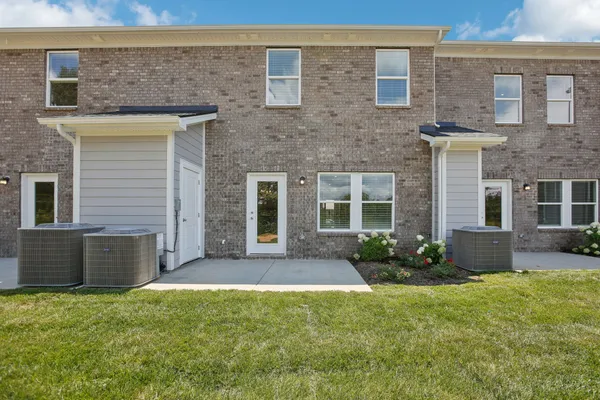 $340,800 | 7137 Cedarcrest Lane, Fairview, TN 37062