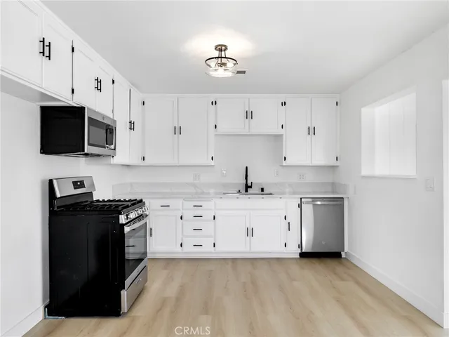 $319,900 | 16730 Batson Road, Victorville, CA 92395