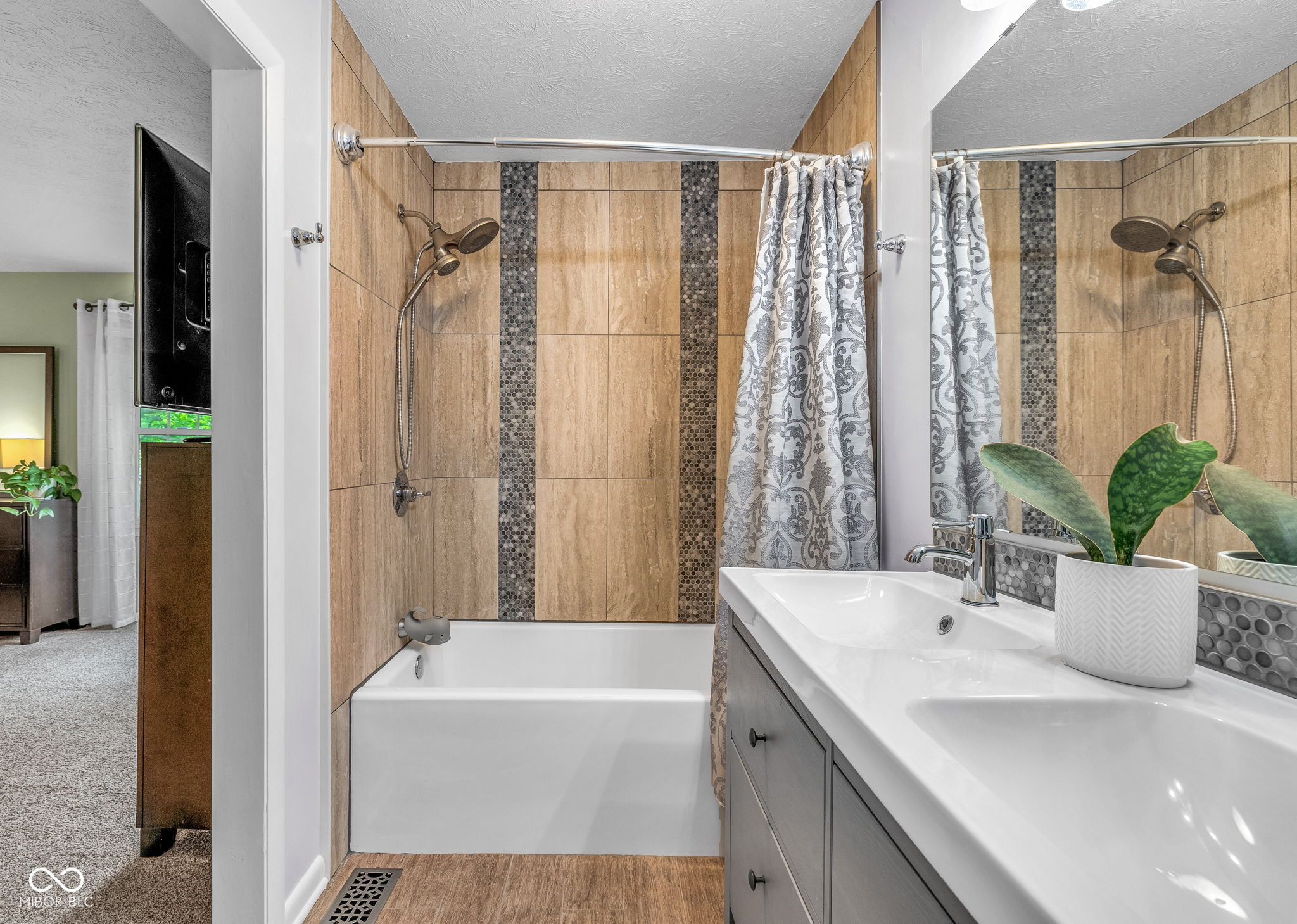 7135 Lantern Road Indianapolis, IN 46256 - Photo 23 of 53 Gallery Image 23