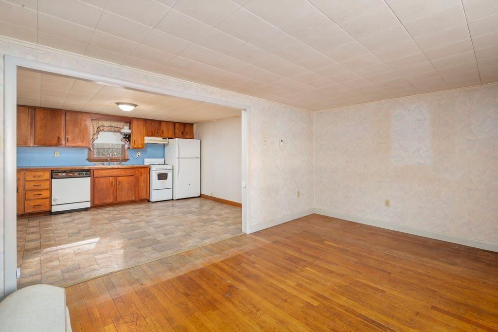 92 Gilmanton Road Belmont, NH 03220 - Photo 11 of 28