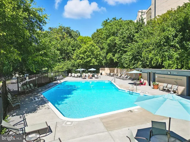 $1,700 | 1200 South Arlington Ridge Road, Unit 717, Arlington, VA 22202