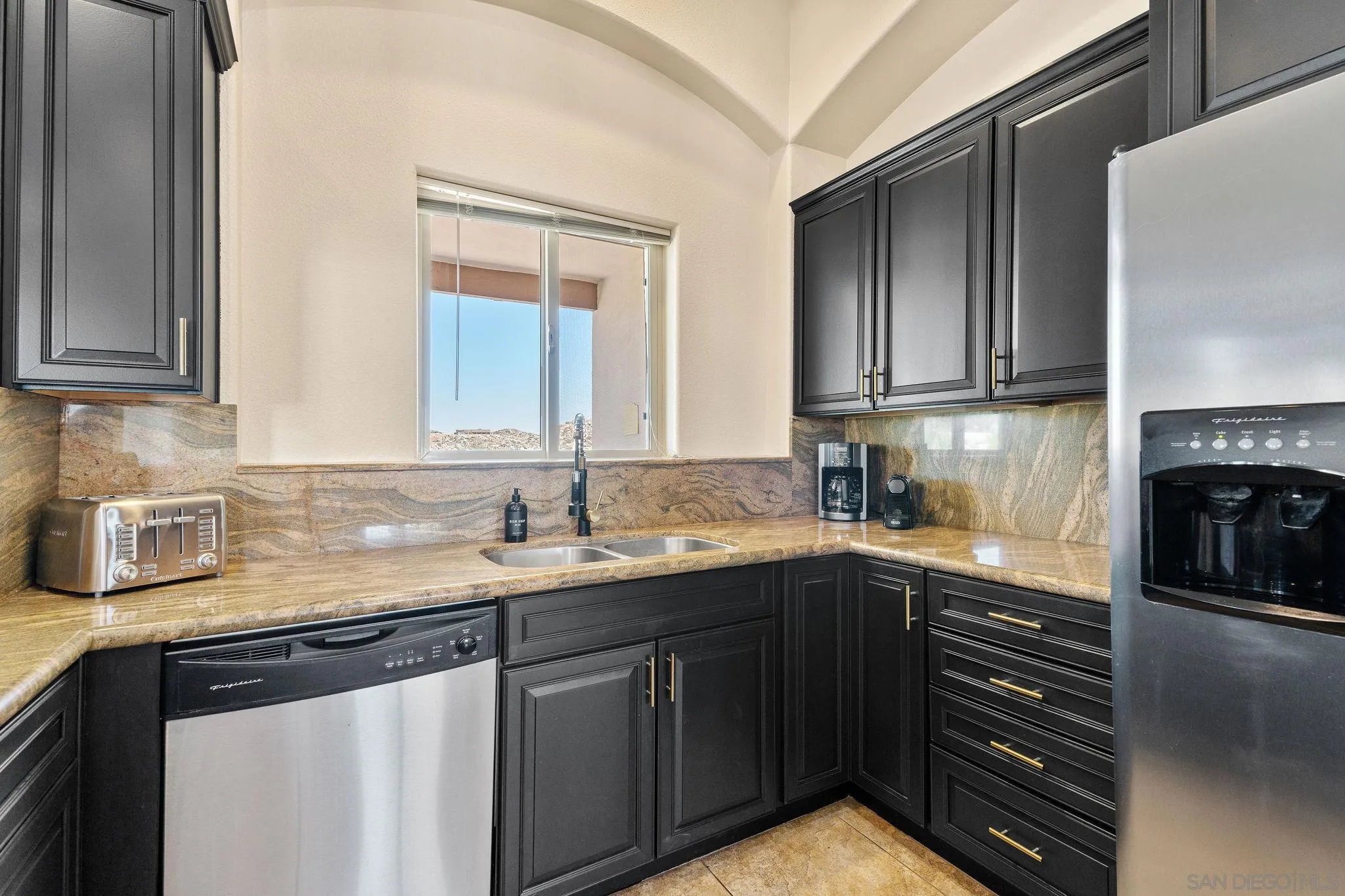 5833 San Rafael Road Yucca Valley, CA 92284 - Photo 11 of 64