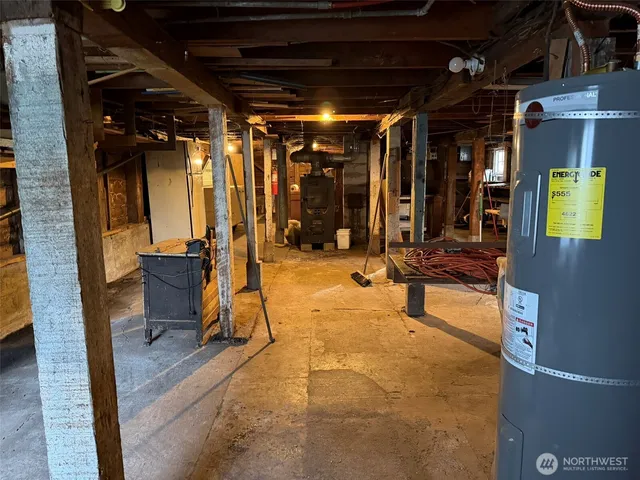 a view of a workspace with furniture