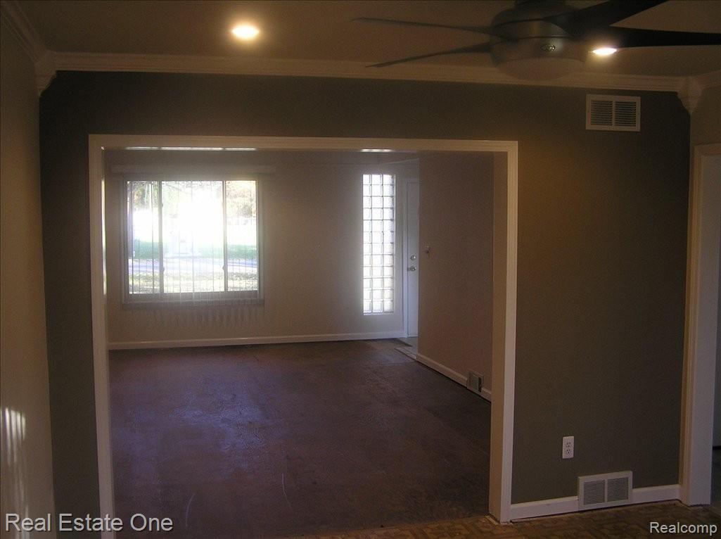 37357 Radde Street Clinton Township, MI 48036 - Photo 12 of 13 P1010061
