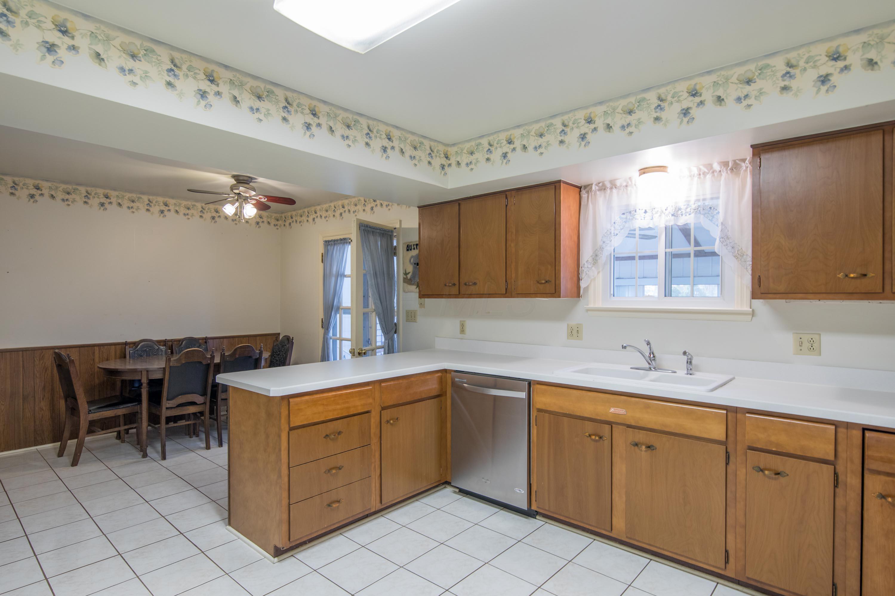 323 North Hamilton Road Columbus, OH 43230 - Photo 11 of 59
