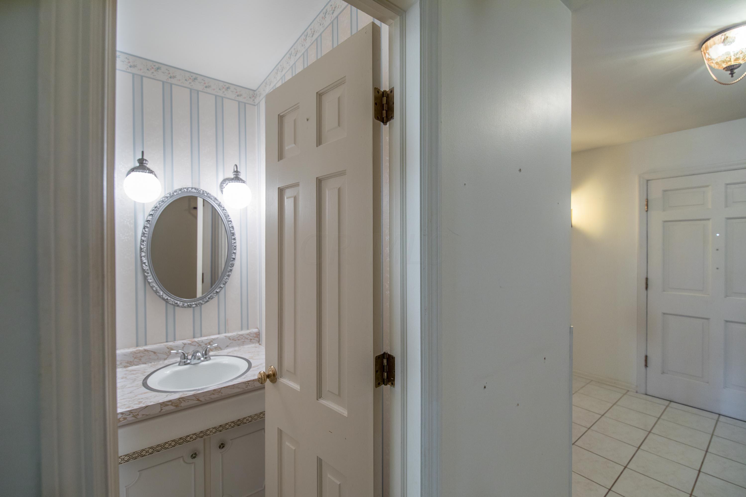 323 North Hamilton Road Columbus, OH 43230 - Photo 51 of 59
