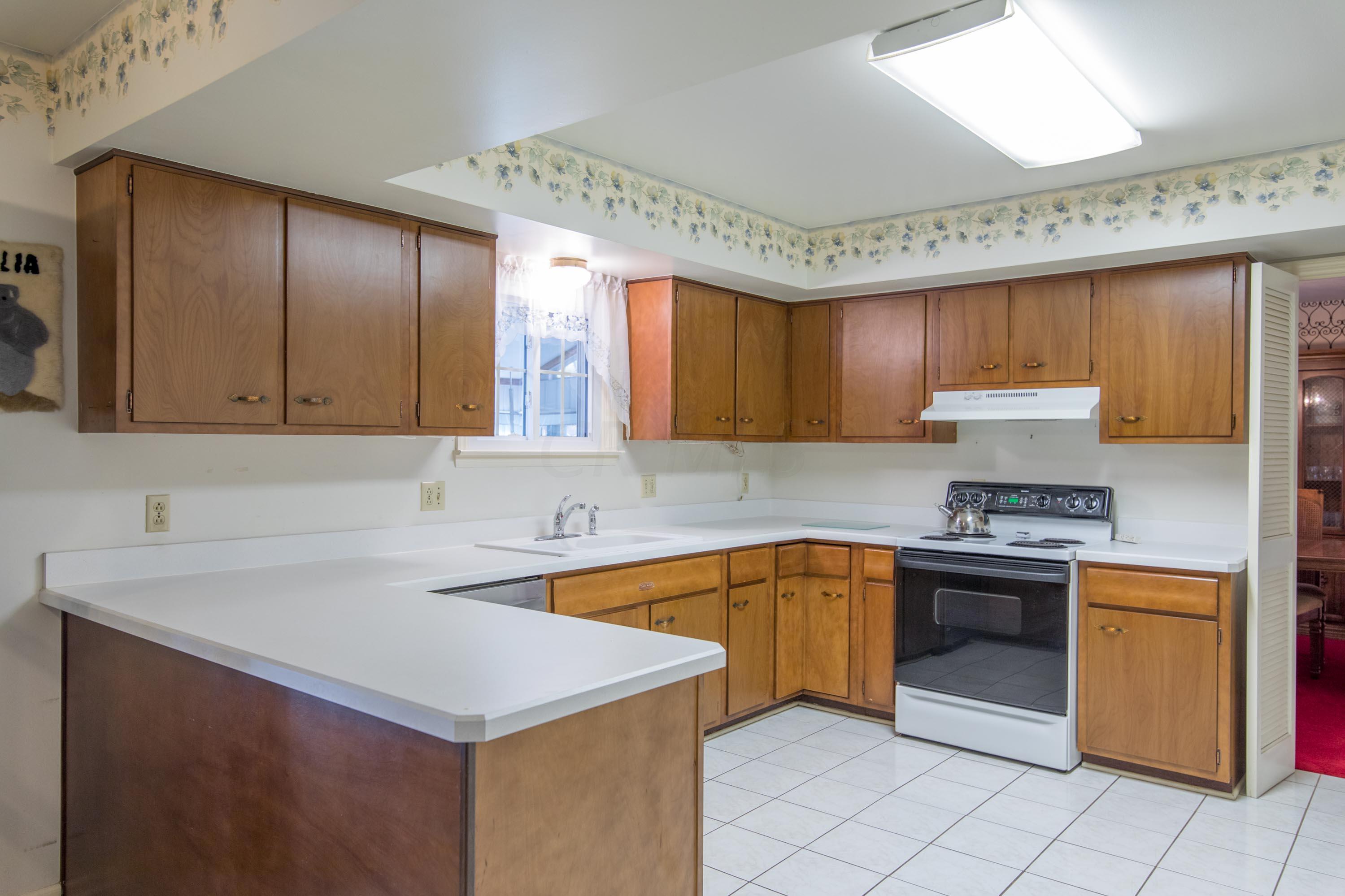323 North Hamilton Road Columbus, OH 43230 - Photo 7 of 59