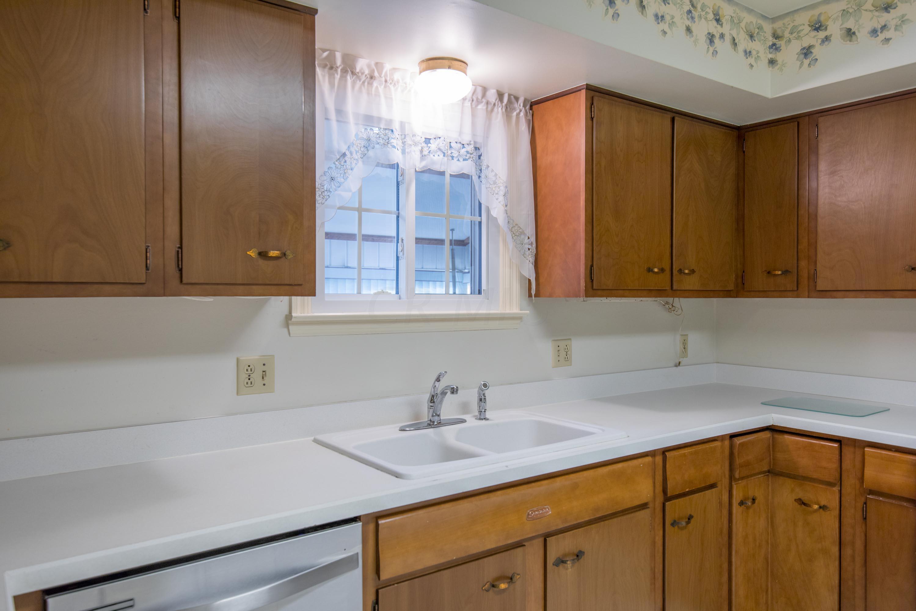 323 North Hamilton Road Columbus, OH 43230 - Photo 8 of 59