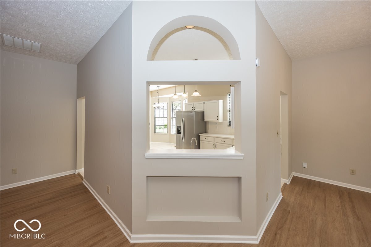 11179 Avery Row Fishers, IN 46038 - Photo 11 of 34