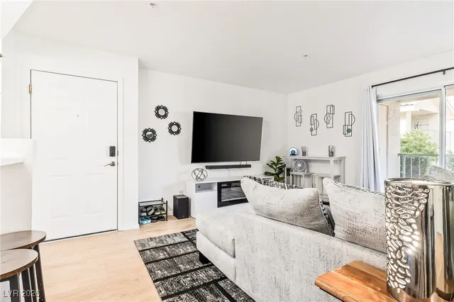 $139,900 | 3550 Bay Sands Drive, Unit 1031, Laughlin, NV 89029