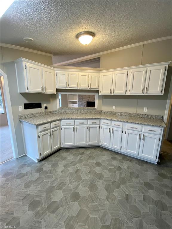 1135 Deer Chase Road Madison, NC 27025 - Photo 4 of 17 Gallery Image 4