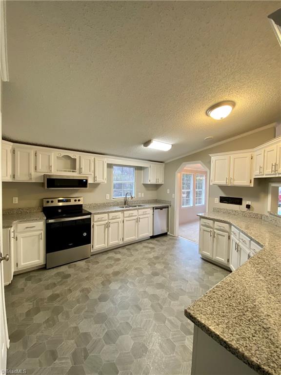 1135 Deer Chase Road Madison, NC 27025 - Photo 5 of 17 Gallery Image 5
