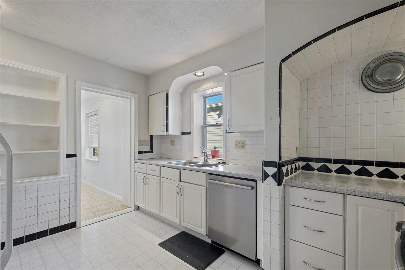 9335 Rambler Drive St. Louis, MO 63123 - Photo 11 of 29 Gallery Image 11