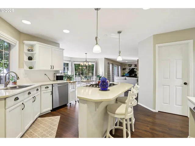 $720,000 | 1900 Northeast 158th Avenue, Vancouver, WA 98684