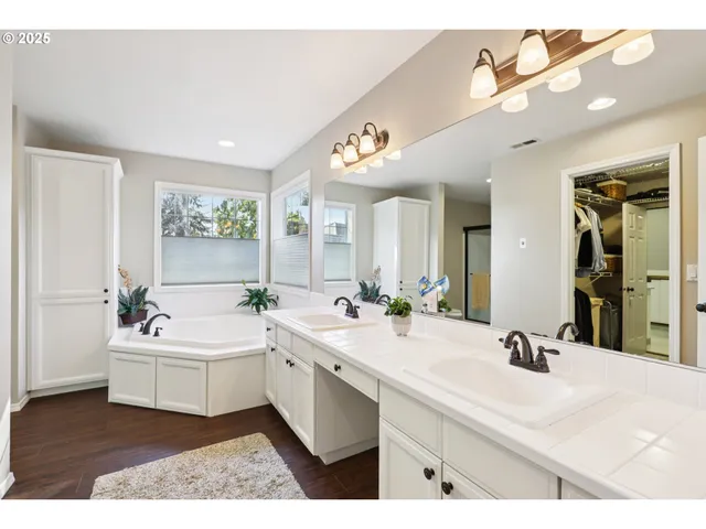 $720,000 | 1900 Northeast 158th Avenue, Vancouver, WA 98684