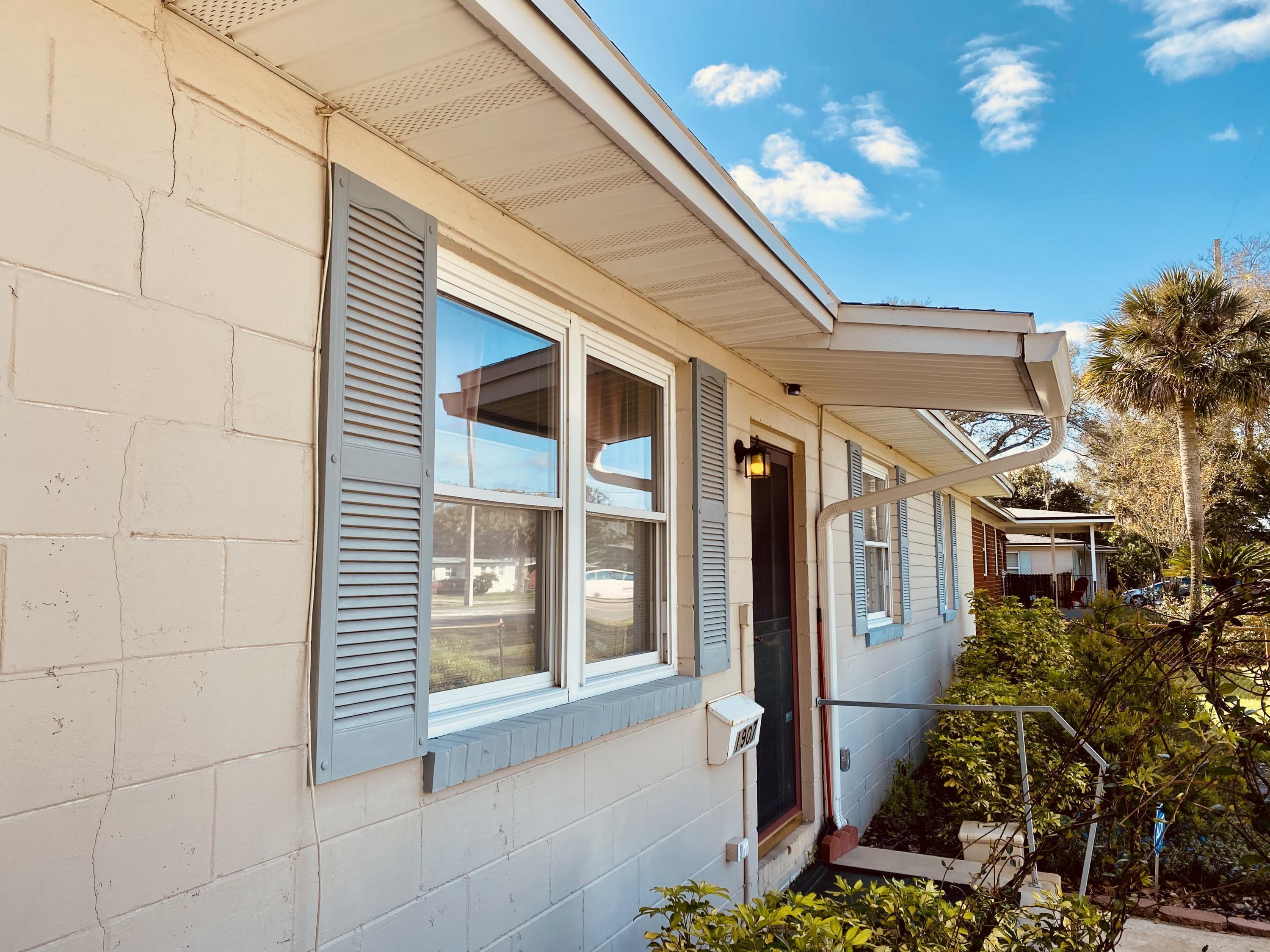 1907 Penman Road Jacksonville Beach, FL 32250 - Photo 4 of 25