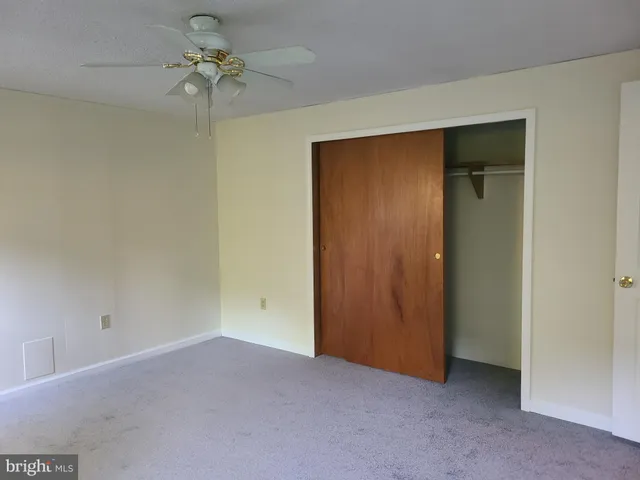 $119,900 | 902 Lakeview Drive, Green Lane, PA 18054