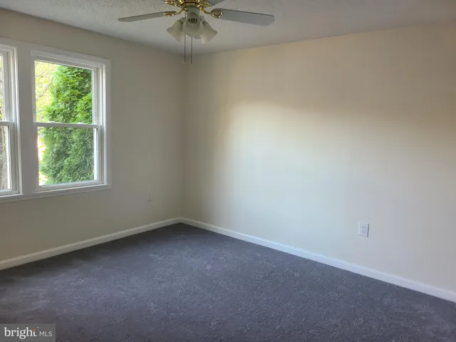 $119,900 | 902 Lakeview Drive, Green Lane, PA 18054