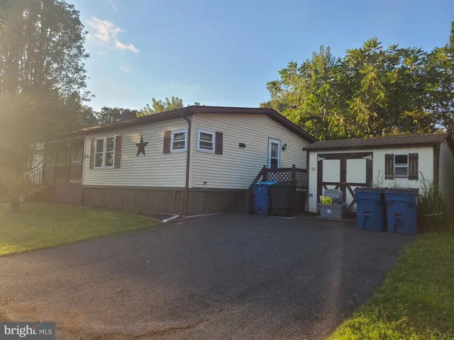 $119,900 | 902 Lakeview Drive, Green Lane, PA 18054