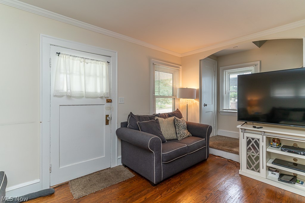 4501 Lilac Road Cleveland, OH 44121 - Photo 9 of 32