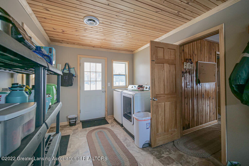 5760 Park Lake Road Bath, MI 48808 - Photo 2 of 24 Breezeway