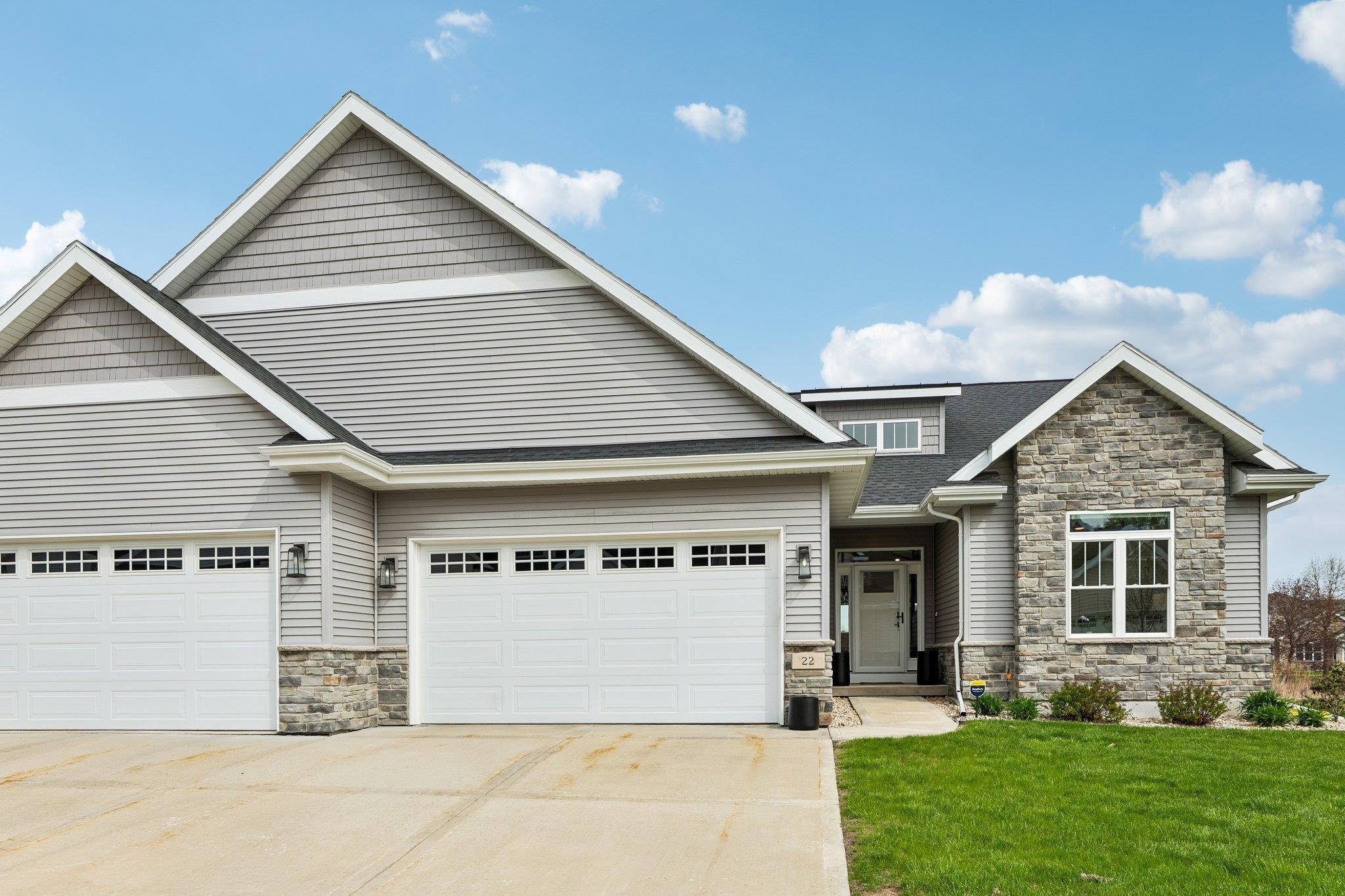22 Prince Way Fitchburg, WI 53711 - Photo 2 of 67