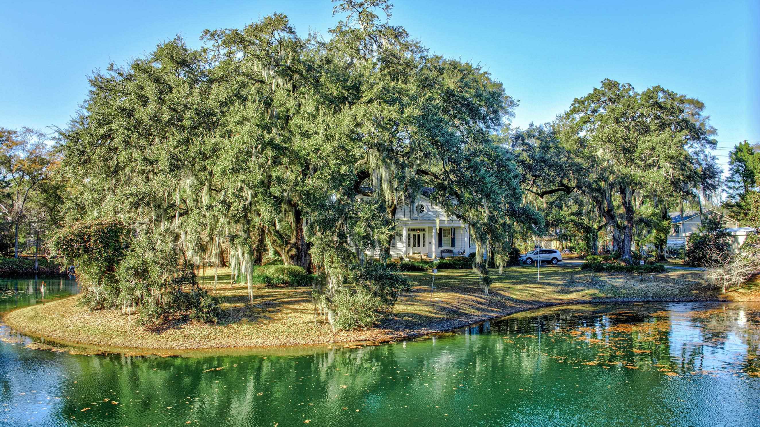 563 Chandler Avenue Murrells Inlet, SC 29576 - Photo 2 of 32