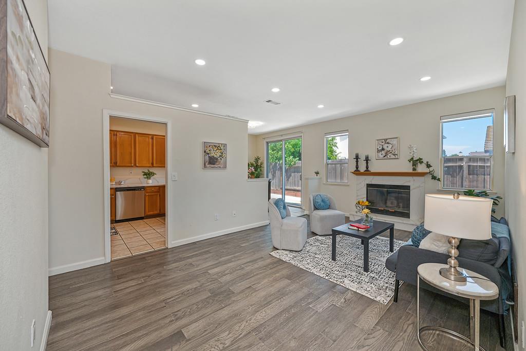 5621 Elk Spring Way Elk Grove, CA 95758 - Photo 6 of 35