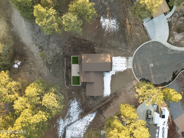 a sign that is on the side of the road