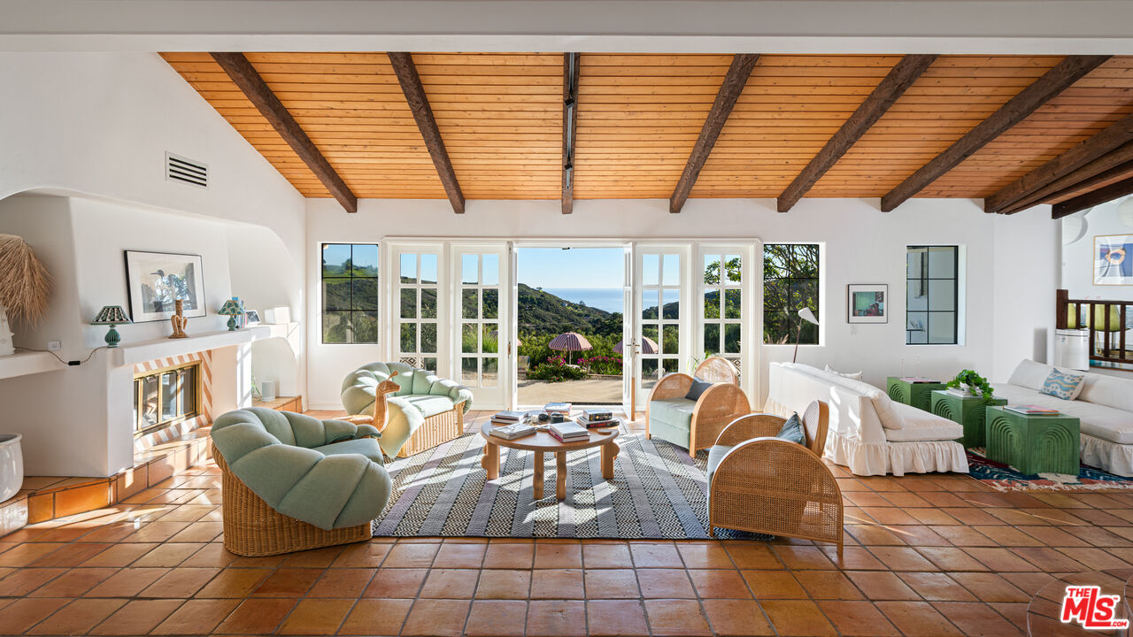 33261 Decker School Road Malibu, CA 90265 - Photo 4 of 32