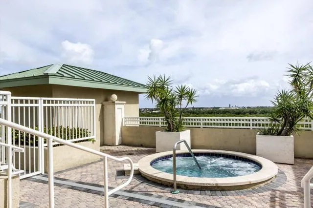 $3,500 | 350 North Federal Highway, Unit 1006S, Boynton Beach, FL 33435