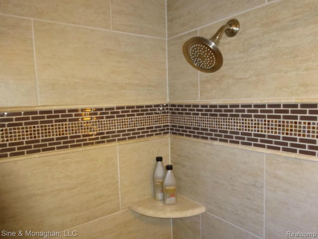 1190 Hayfield Road Rochester Hills, MI 48306 - Photo 17 of 31