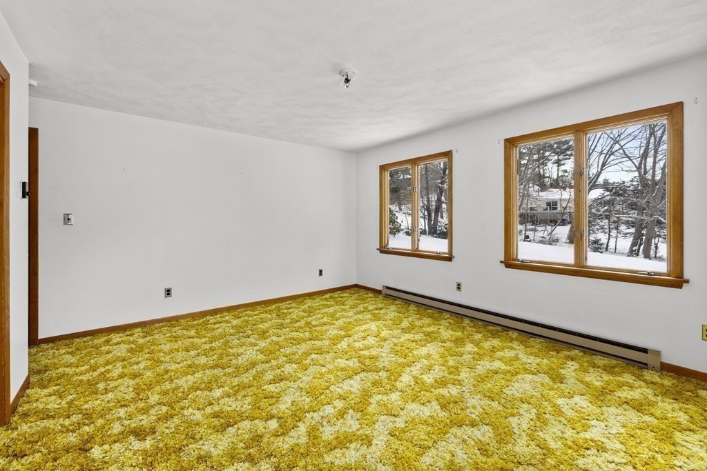 44 Sumner Street Gloucester, MA 01930 - Photo 23 of 40 a view of room with window