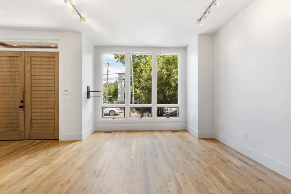 $6,000 | 247 Rutledge Avenue, Unit A, Charleston, SC 29403