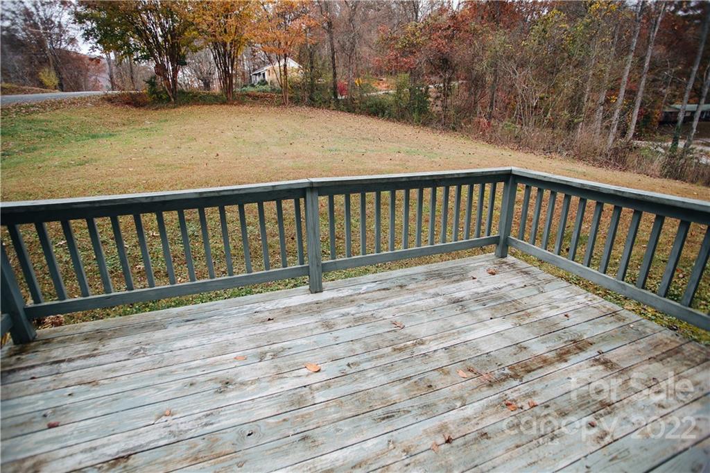 31 Waycaster Road Marion, NC 28752 - Photo 3 of 28 Gallery Image 3
