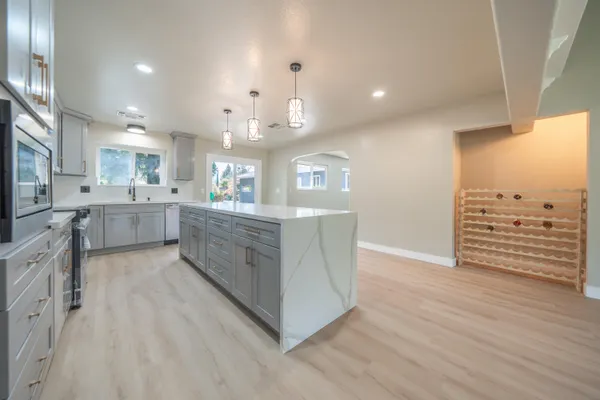 $599,990 | 19767 Paso Robles Avenue, Redding, CA 96003