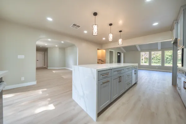 $599,990 | 19767 Paso Robles Avenue, Redding, CA 96003