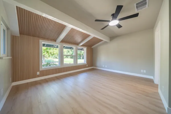 $599,990 | 19767 Paso Robles Avenue, Redding, CA 96003