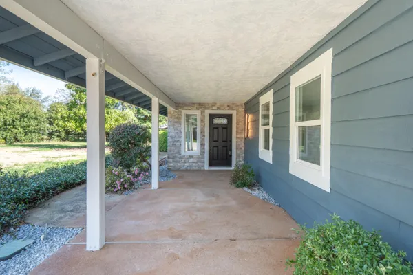 $599,990 | 19767 Paso Robles Avenue, Redding, CA 96003