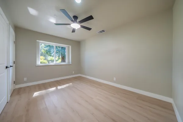 $599,990 | 19767 Paso Robles Avenue, Redding, CA 96003